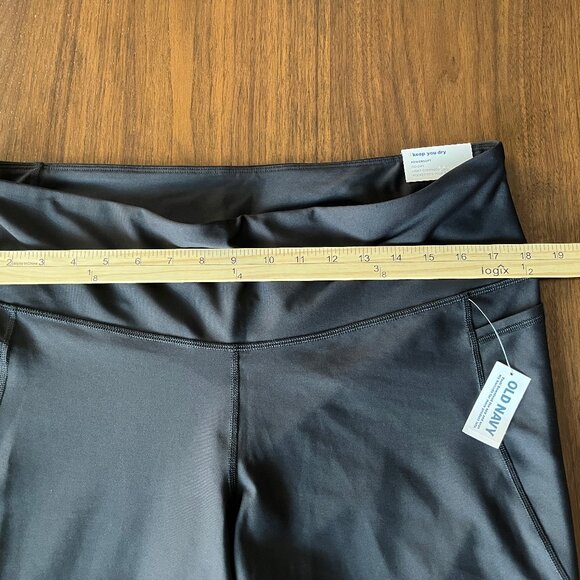 NWT XXL Women’s Old Navy Powersoft Leggings With Pockets BLACK Crop Length - Picture 2 of 12